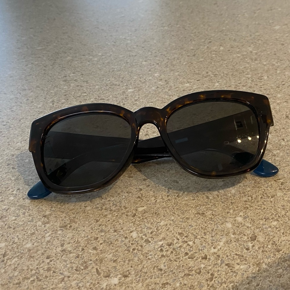 Toms audrina sungalsses